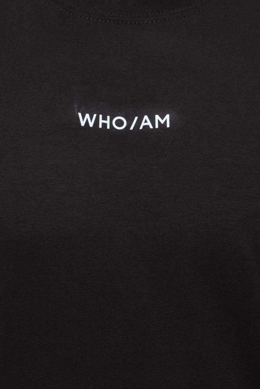 Футболка WHO/AM