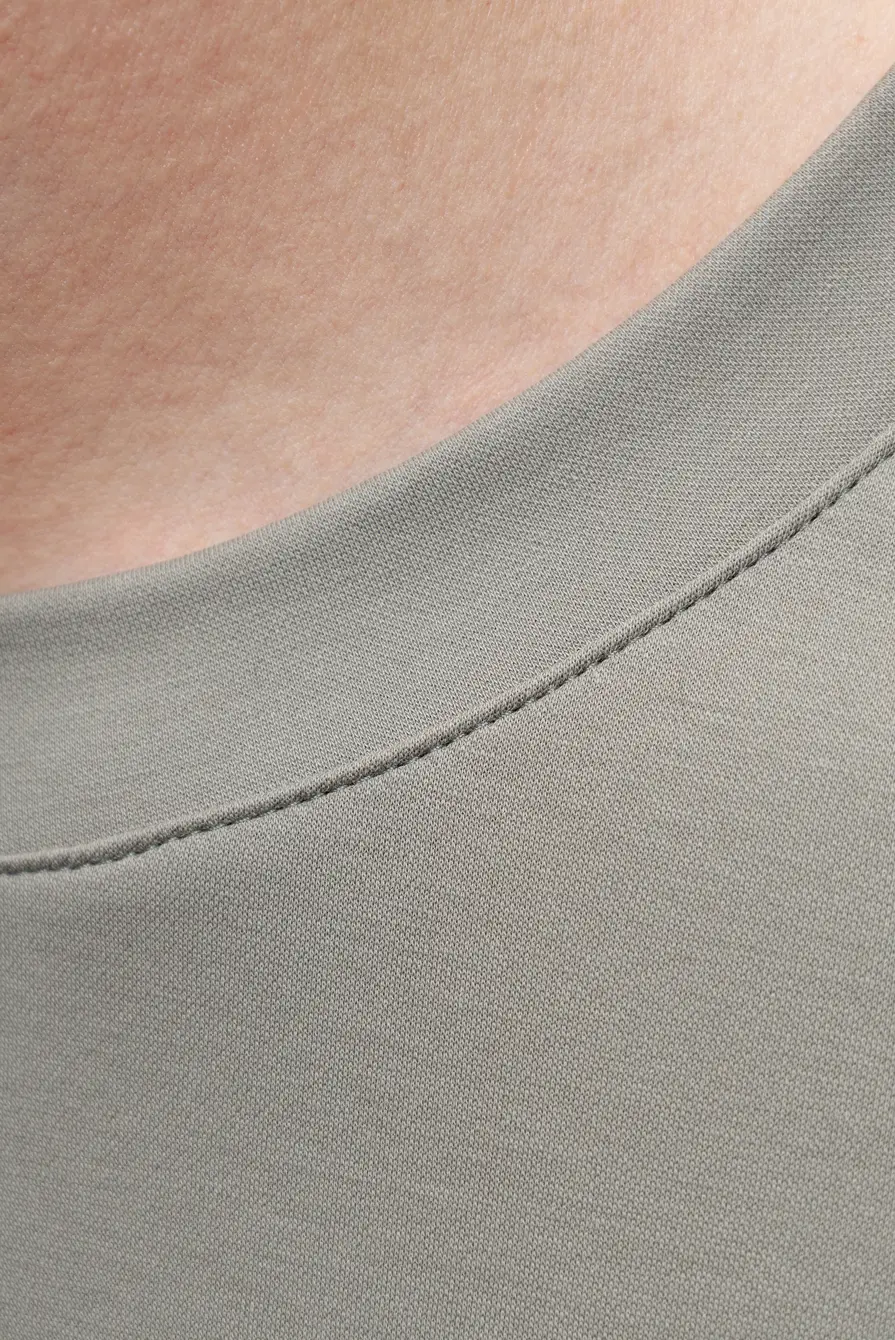 Лонгслив Attachment
