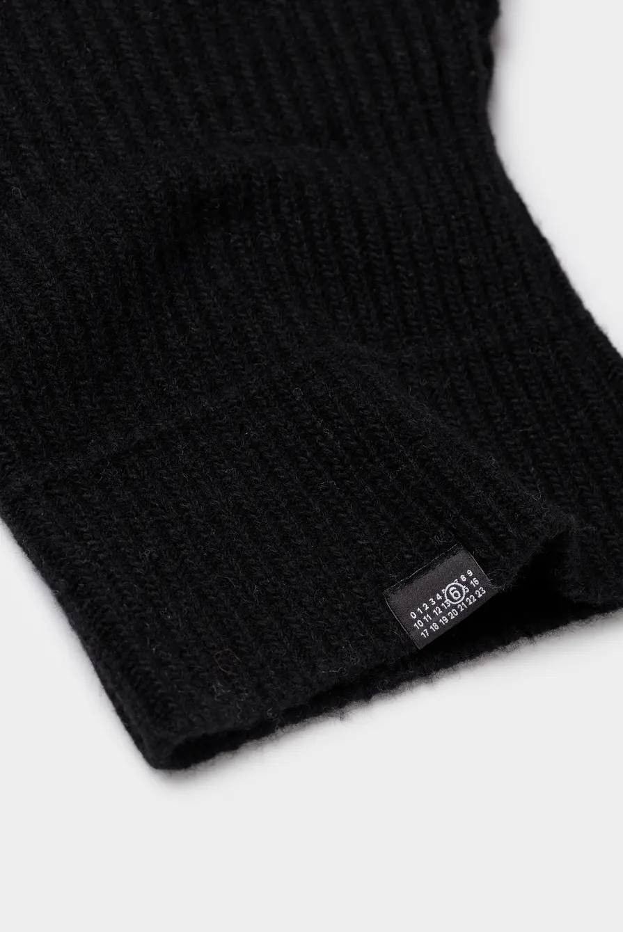 Шапка MM6 Maison Margiela