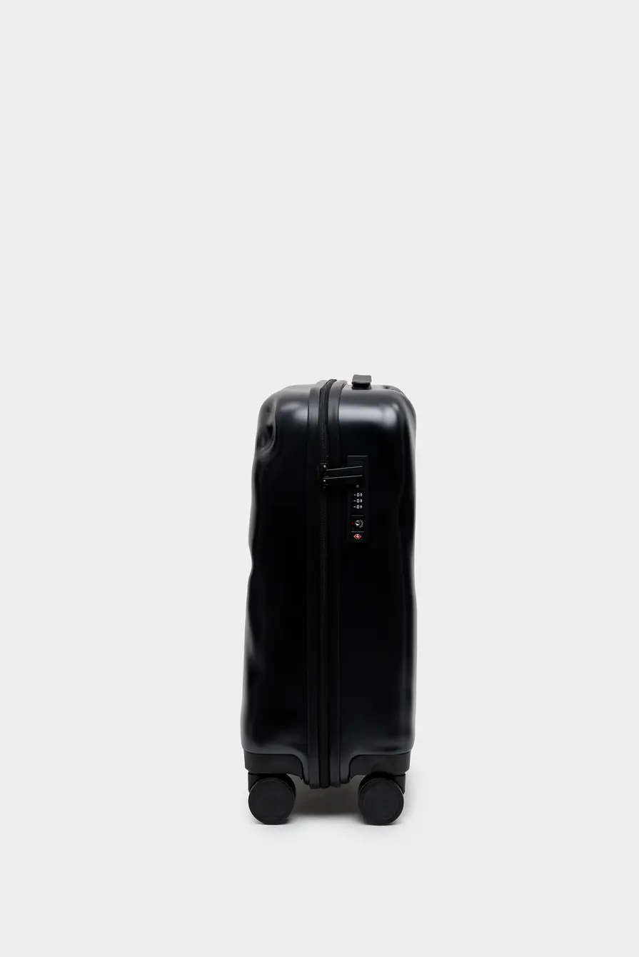 Чемодан Crash Baggage