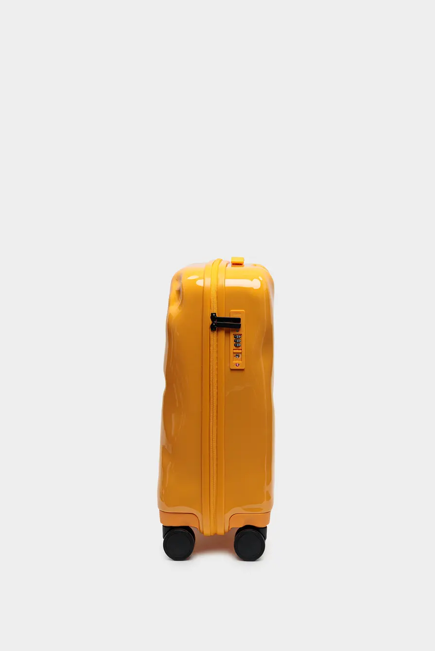 Чемодан Crash Baggage