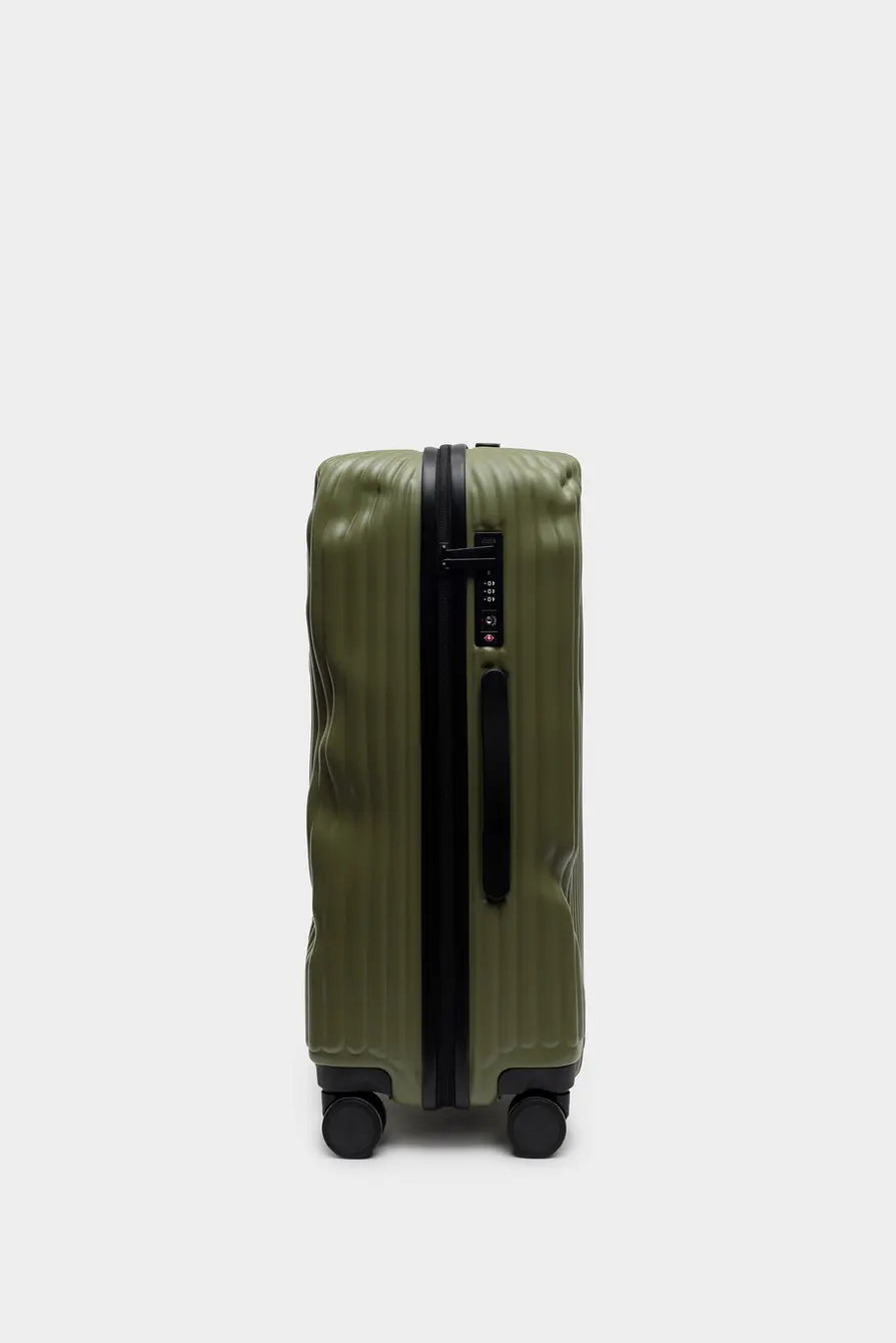Чемодан Crash Baggage