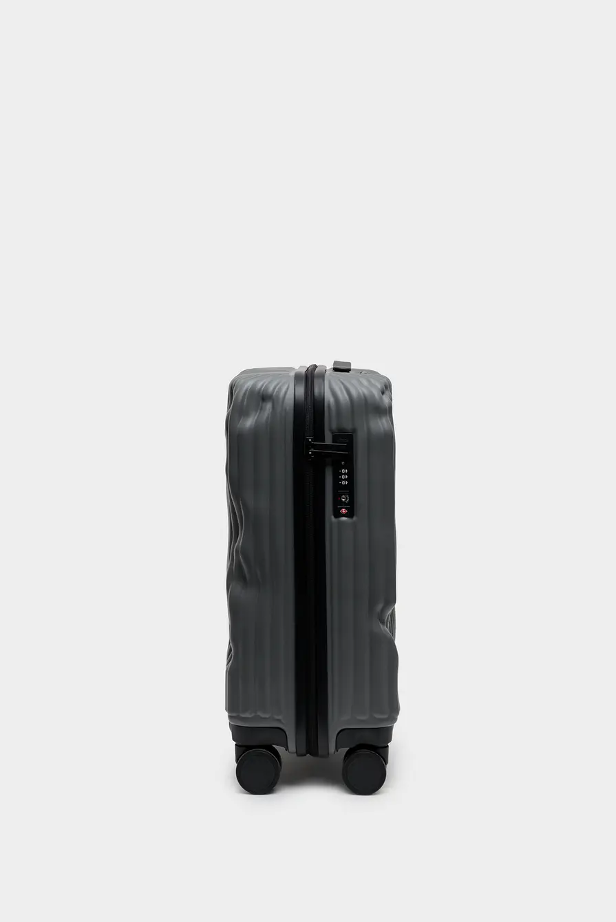 Чемодан Crash Baggage