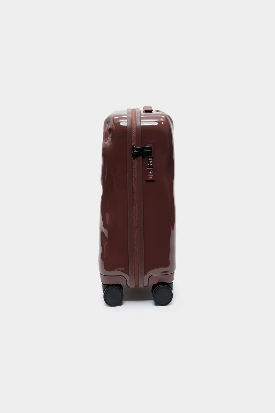 Чемодан Crash Baggage