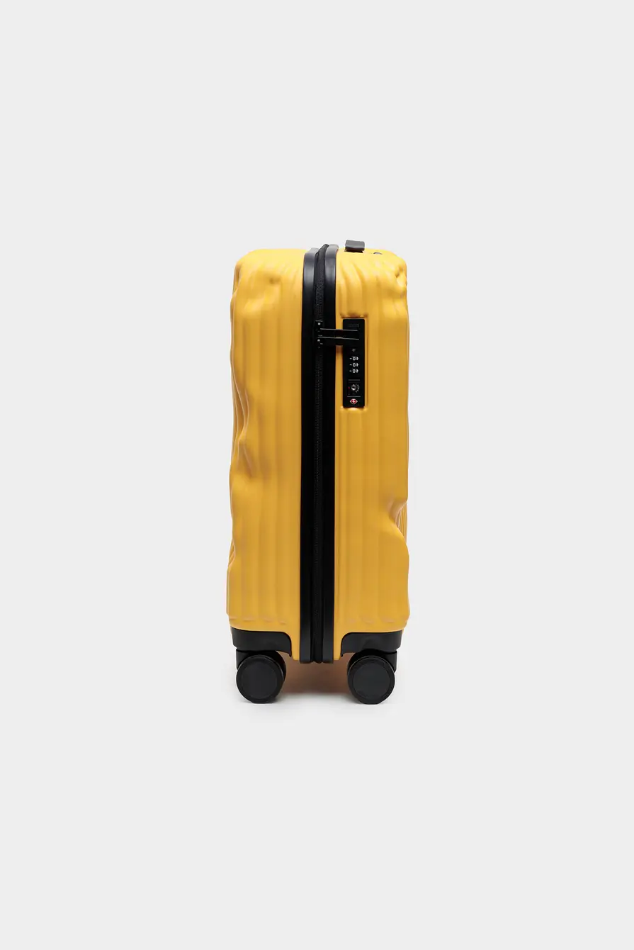 Чемодан Crash Baggage