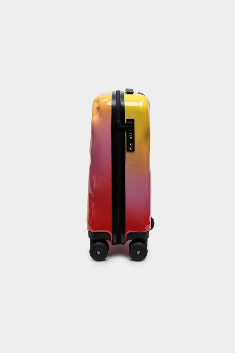 Чемодан Crash Baggage