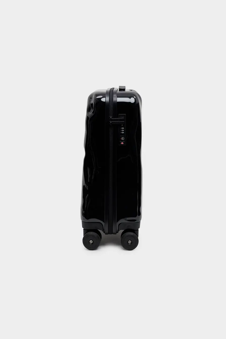Чемодан Crash Baggage