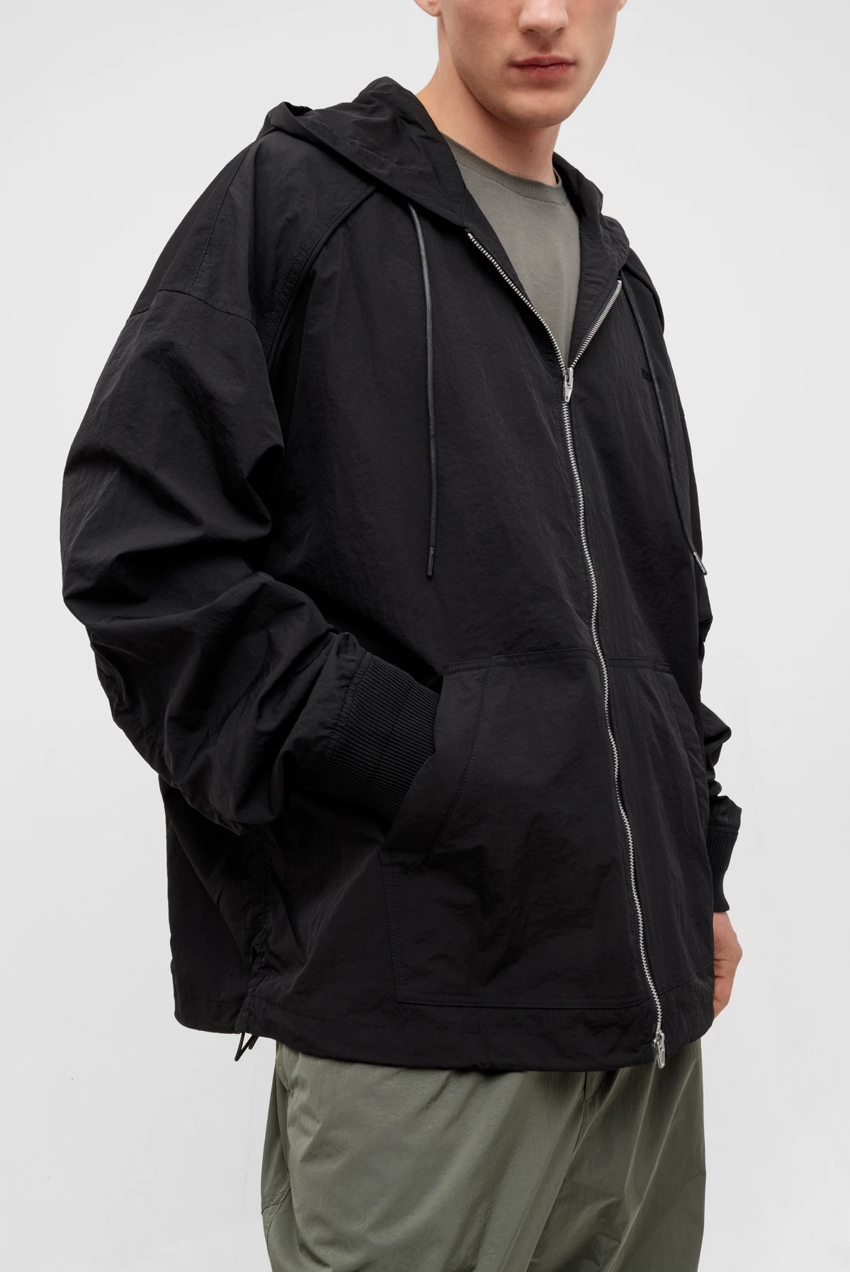 Худи Juun.J nylon puckering hoodie zip-up black 9676242017
