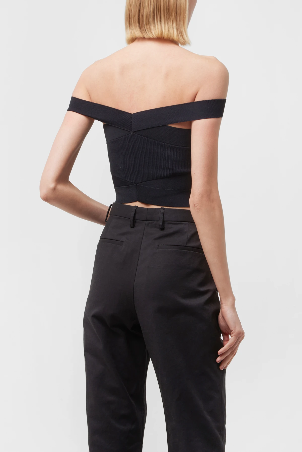 Топ DION LEE