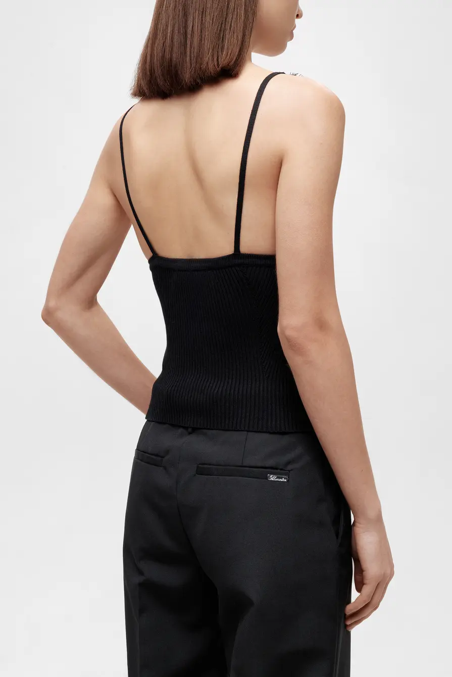 Топ BLUMARINE