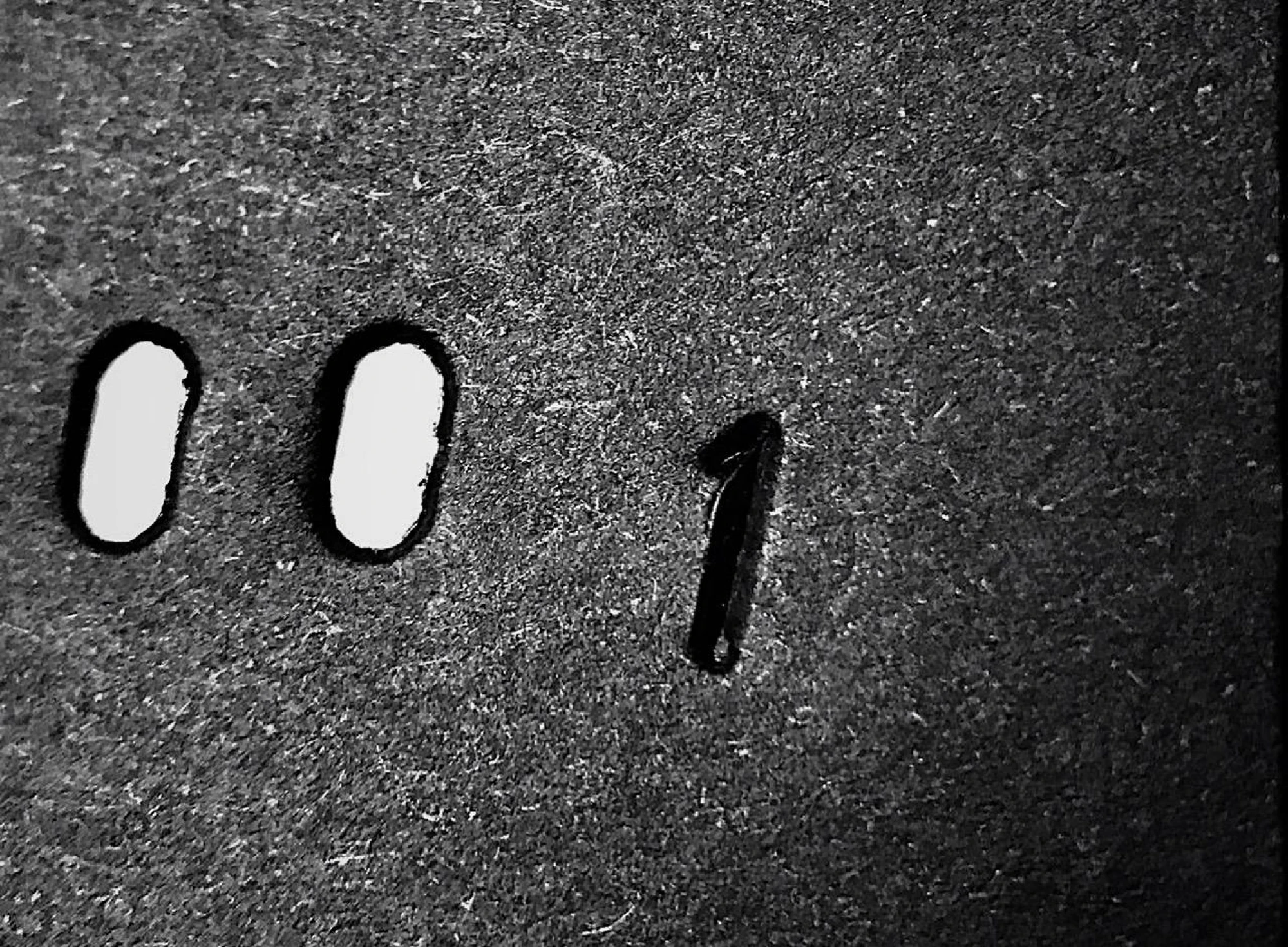 "001"